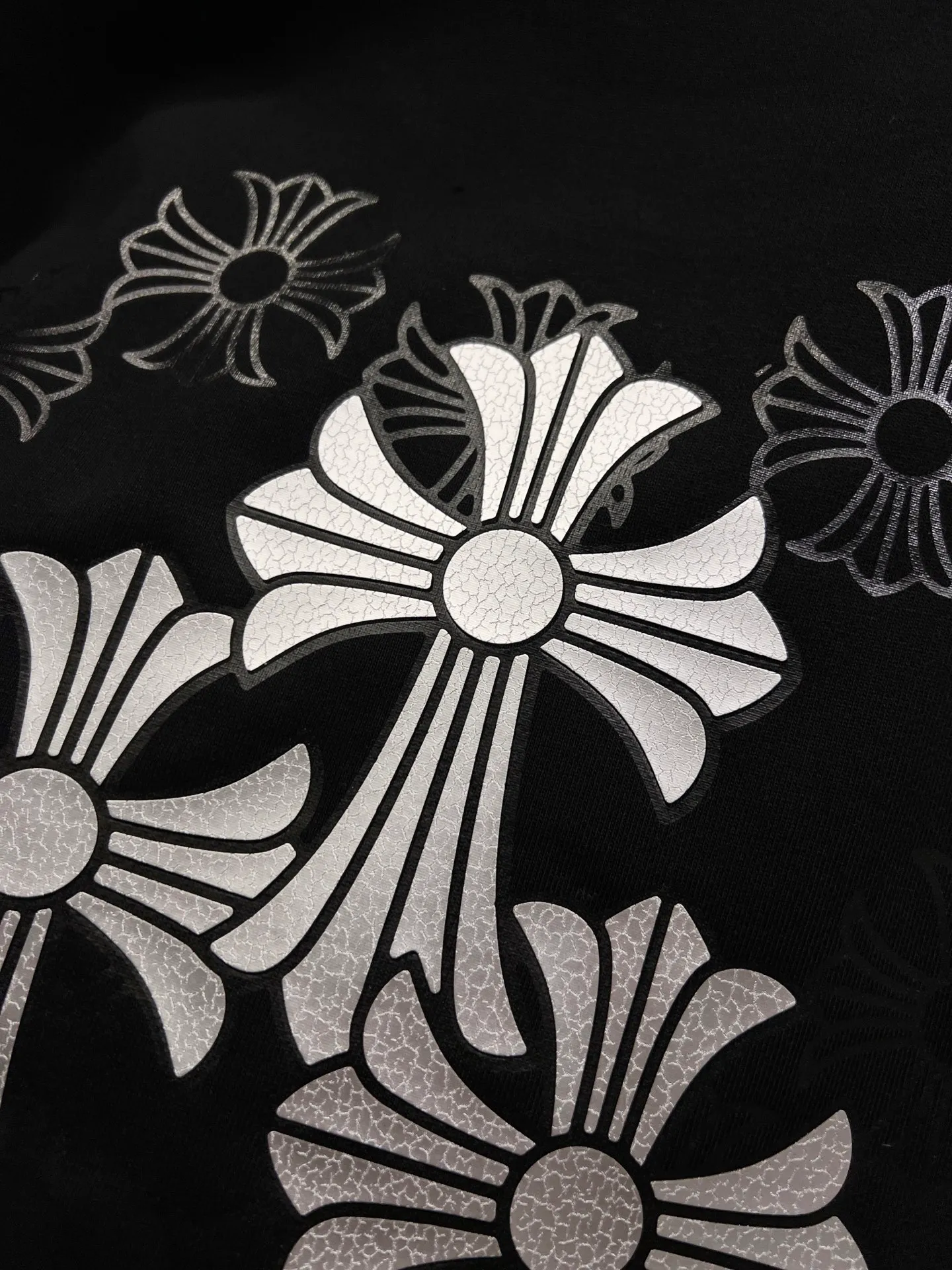 🅿️270 CH Crowe 2025 Autumn and Winter New Round Neck Long Sleeve Sweater Cross Patch Leather + Customized Hardware Metal Horseshoe Sanskrit Text The Real Product Is Great🔥Same Style for Men and Women Loose Version Size S M L XL XXL Five Codes Black White